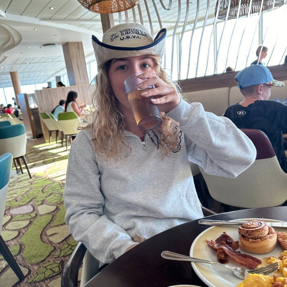 Meet your Posher, Alexis